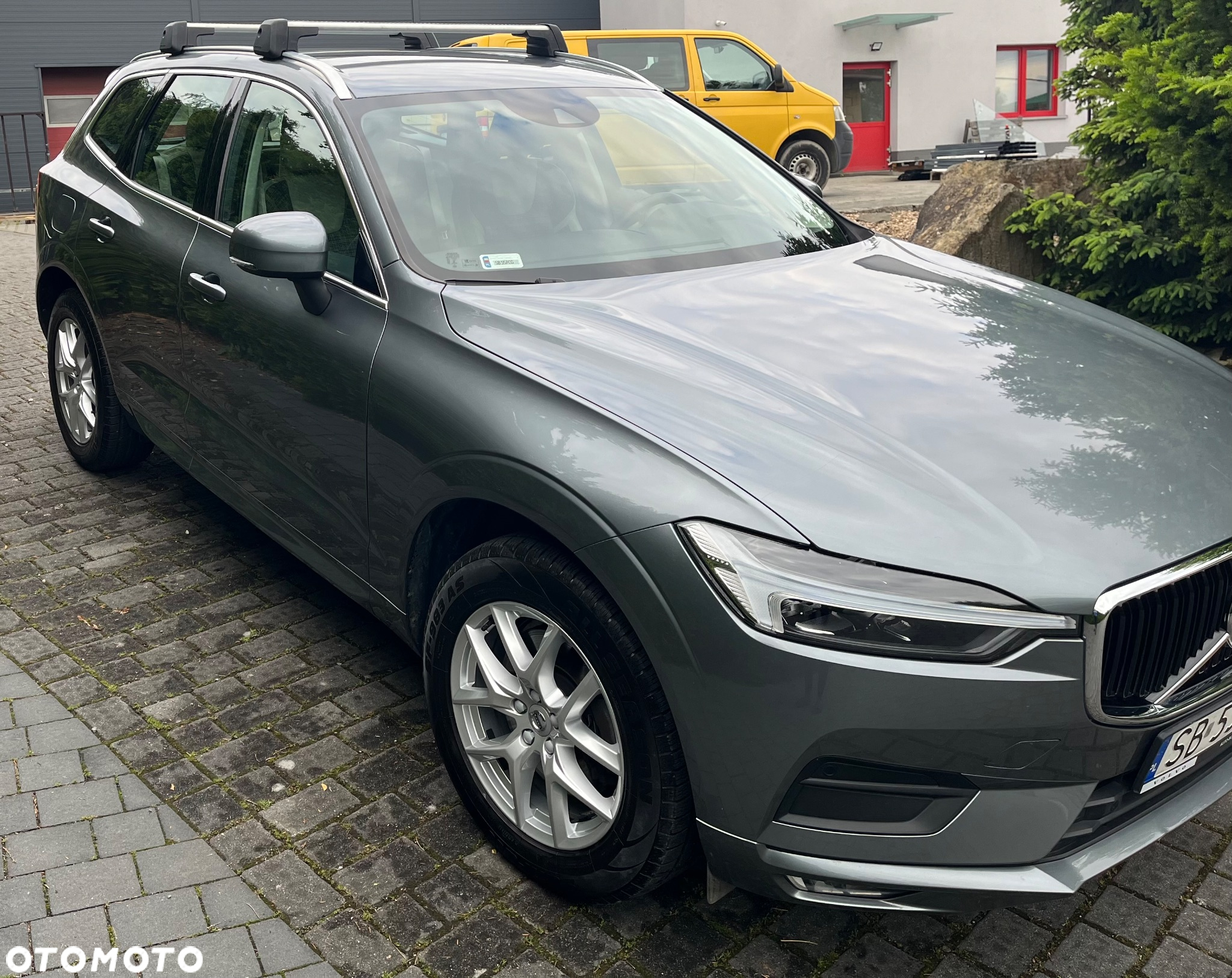Volvo XC 60 B4 B Momentum Pro - 2