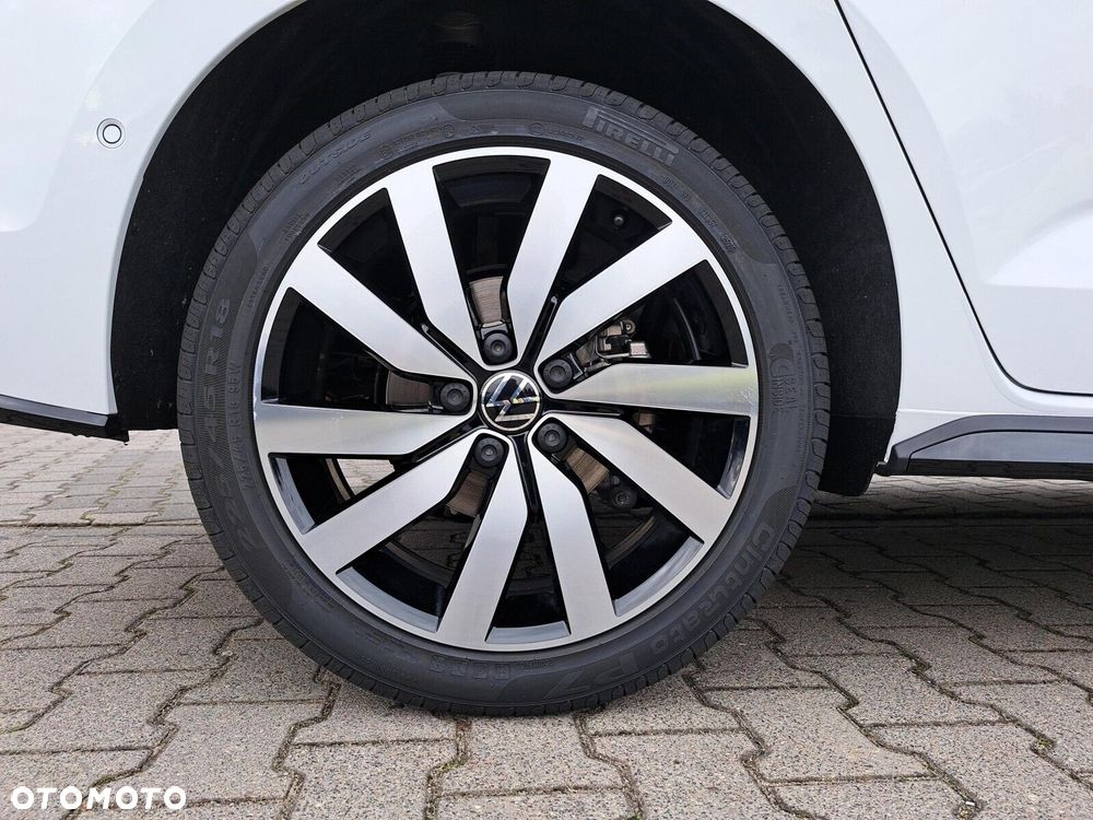 Volkswagen Touran - 18