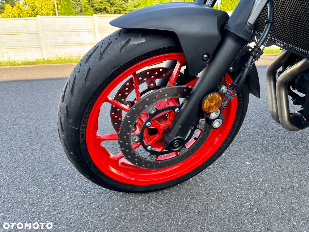 Yamaha MT - 19