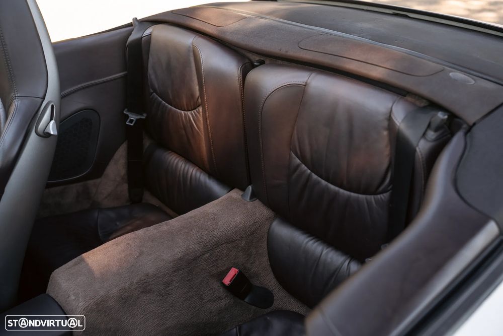 Porsche 911 (997) Carrera 4 S Cabriolet - 40