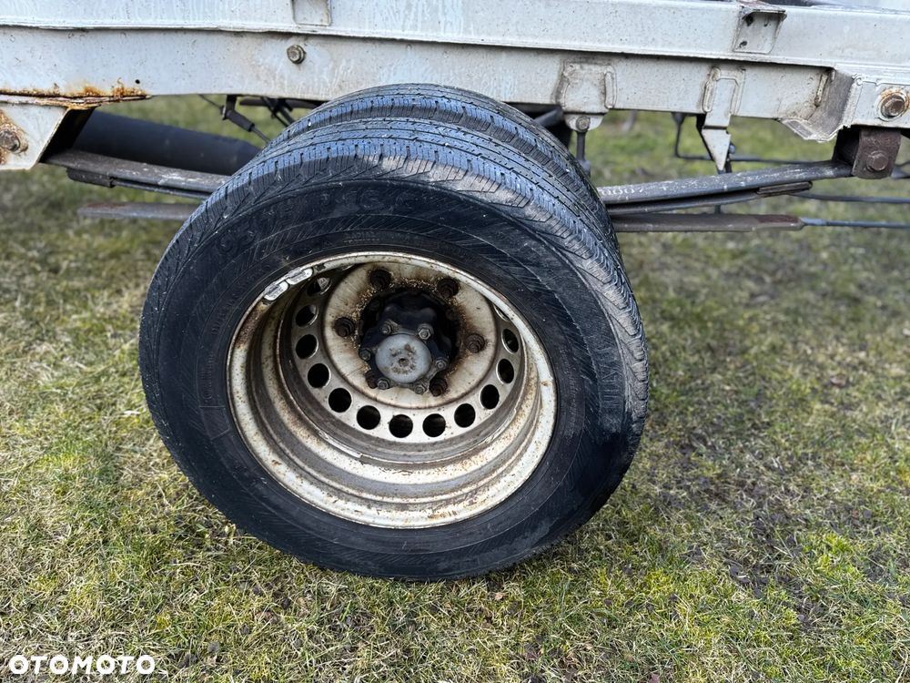 Mercedes-Benz Sprinter 906 516 - 8