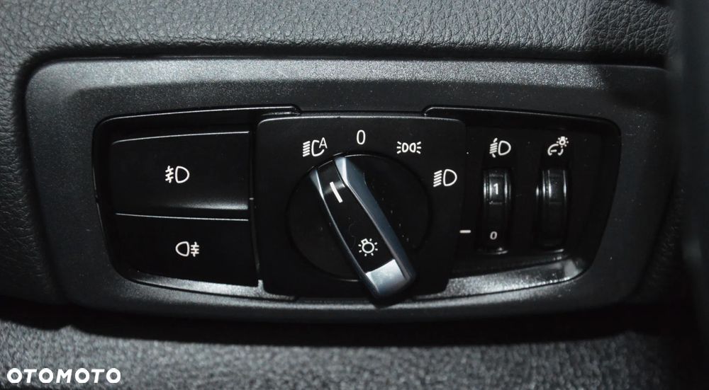 BMW Seria 2 216d - 34
