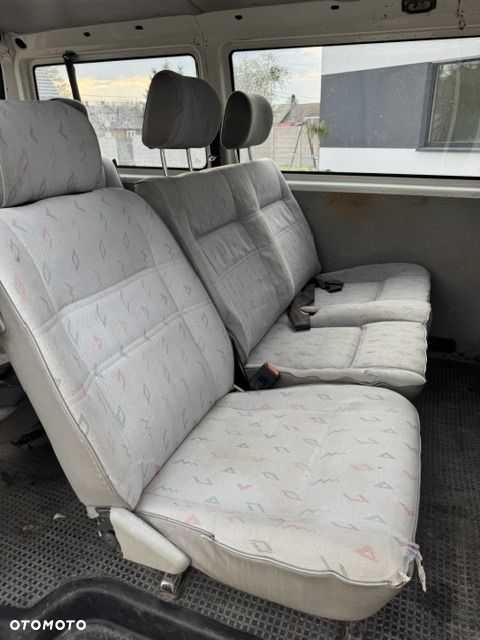 Volkswagen Transporter - 11