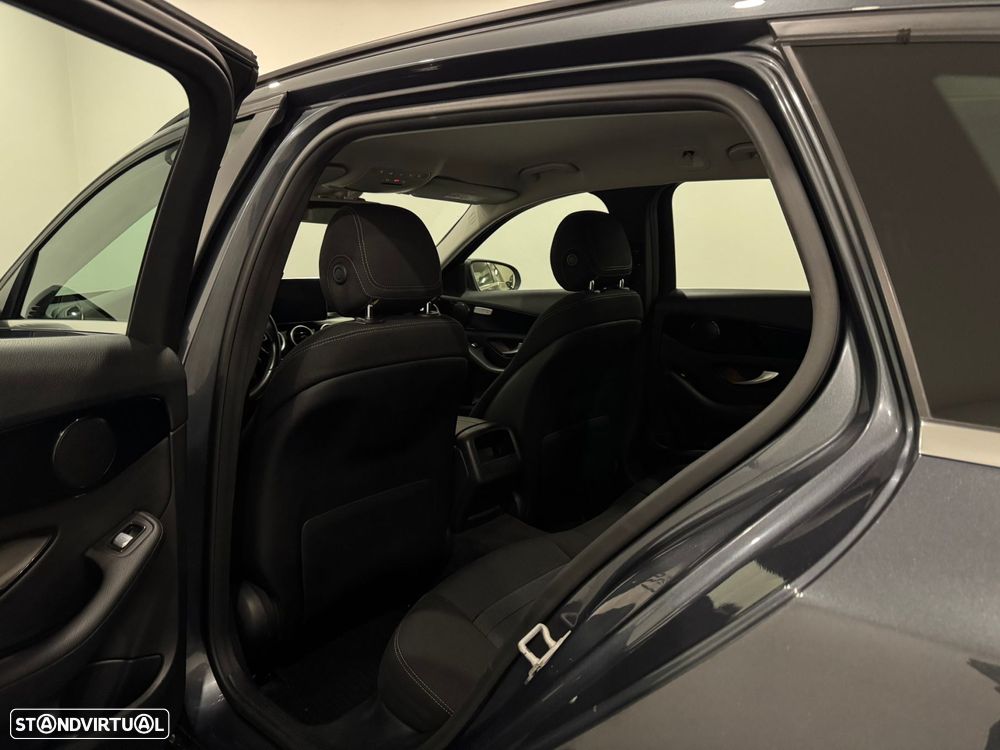 Mercedes-Benz C 200 d Avantgarde - 29