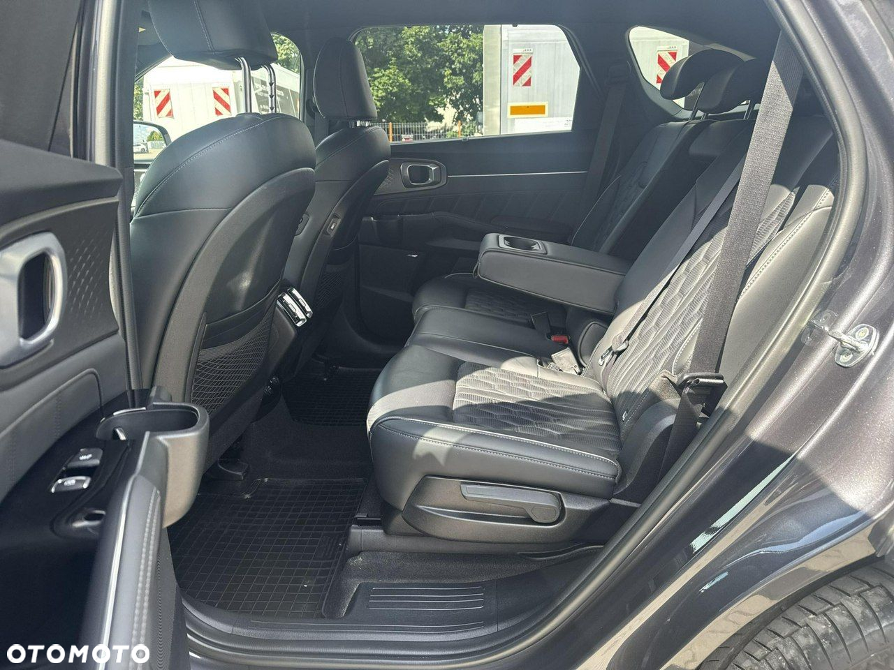 Kia Sorento - 16
