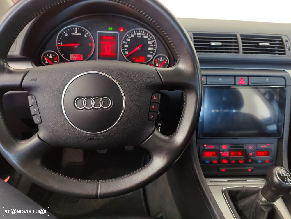 Audi A4 2.5 TDI quattro - 29
