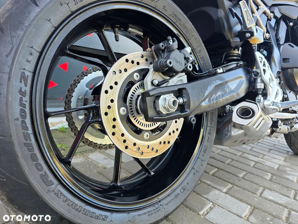 Suzuki GSX - 20