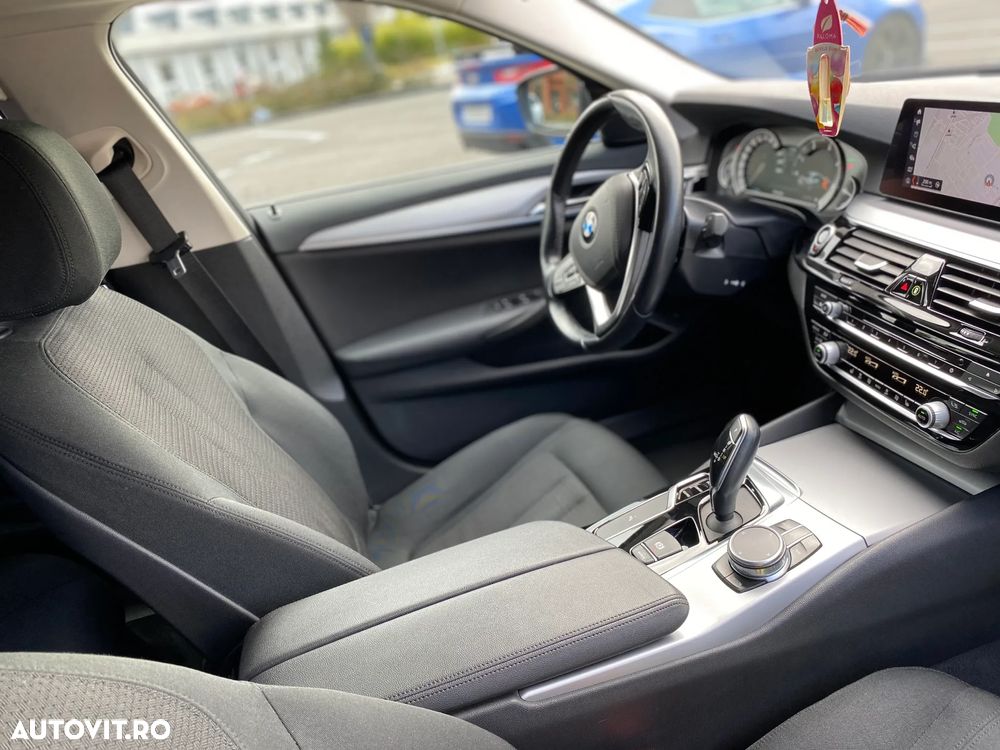 BMW Seria 5 520d AT - 19