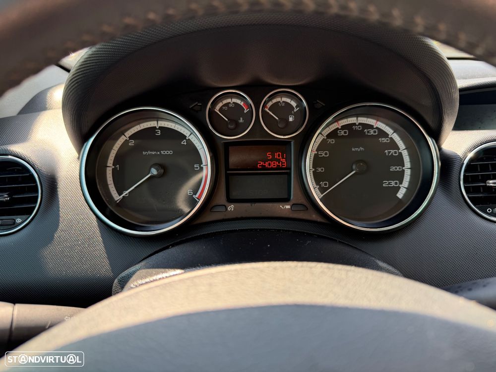 Peugeot 308 SW 1.6 HDi Executive - 24