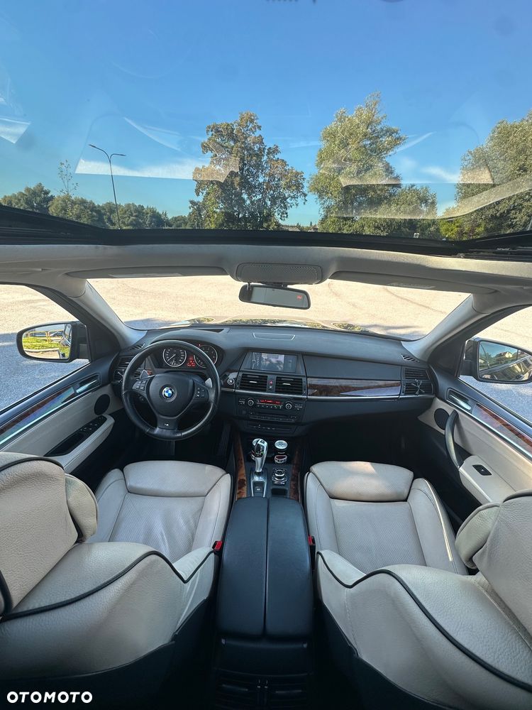 BMW X5 4.8i - 8