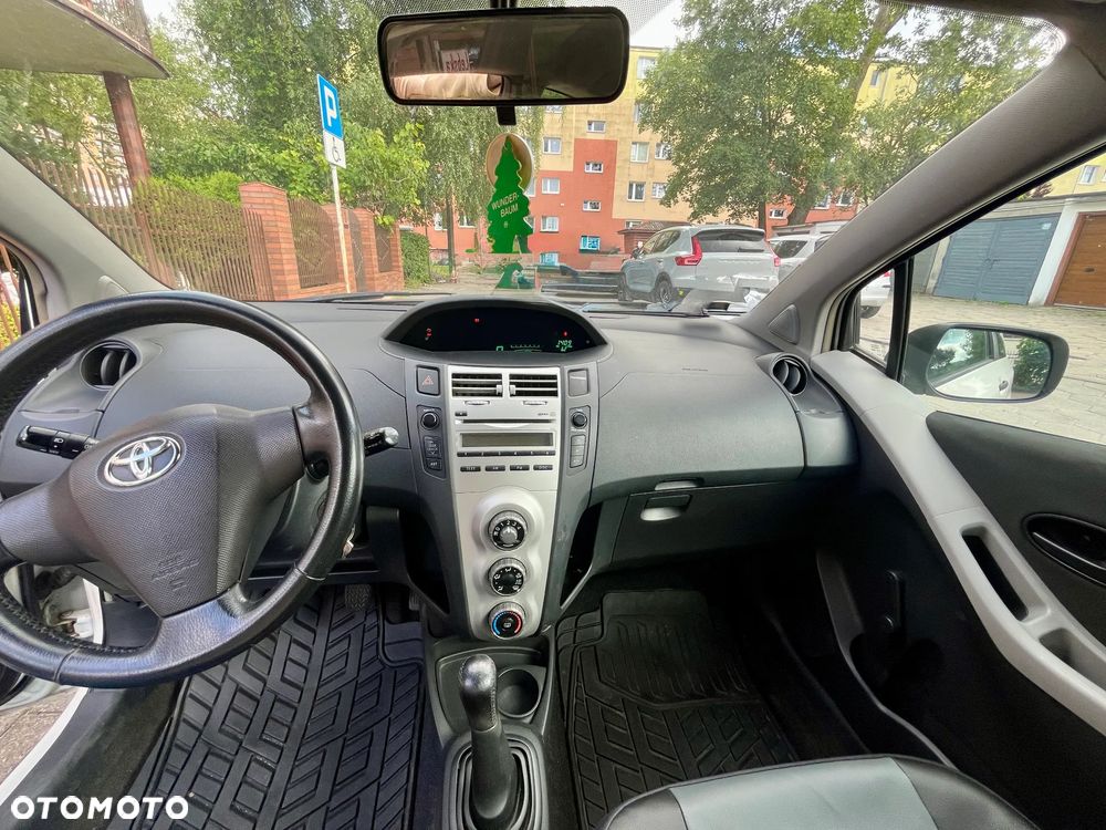 Toyota Yaris 1.0 Luna - 15