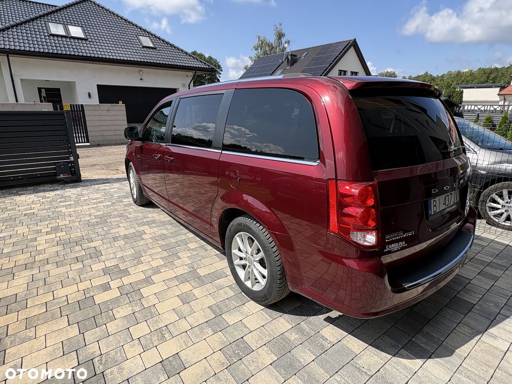 Dodge Grand Caravan - 4
