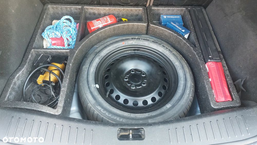 Ford Focus 1.6 Ambiente - 27