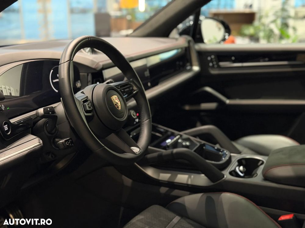 Porsche Cayenne - 26