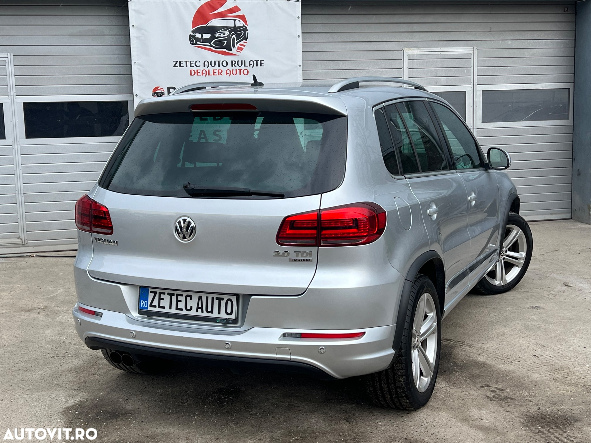 Volkswagen Tiguan 2.0 TDI 4Motion DSG Sport & Style - 2