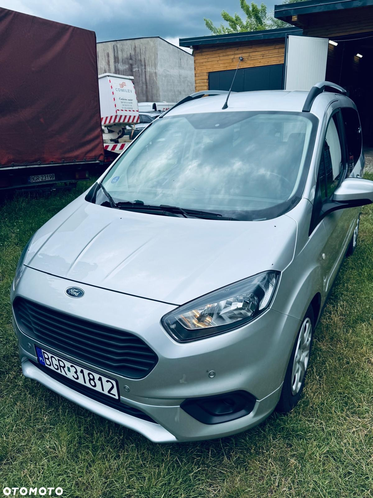 Ford Tourneo Courier 1.0 EcoBoost S&S Ambiente - 3