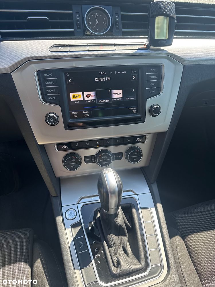 Volkswagen Passat 2.0 TDI SCR DSG Trendline - 21