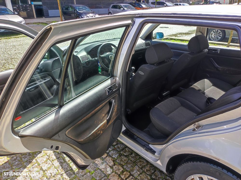 VW Golf 1.6i Highline EC - 22