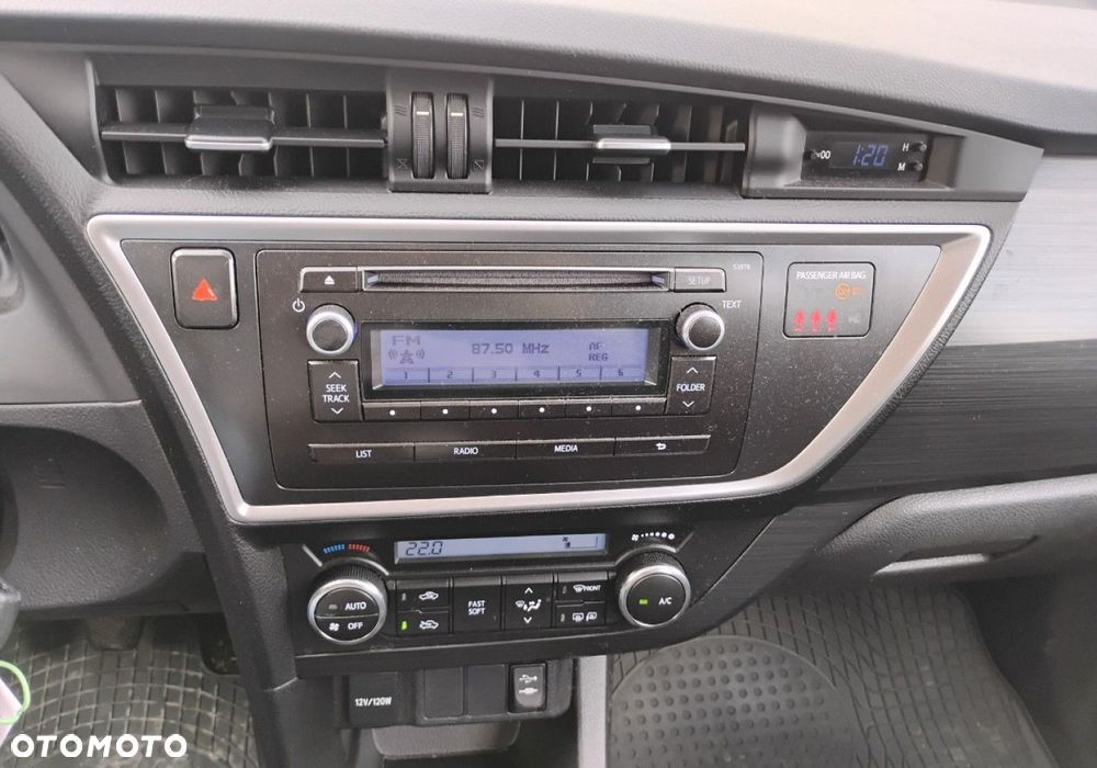 Toyota Auris - 14
