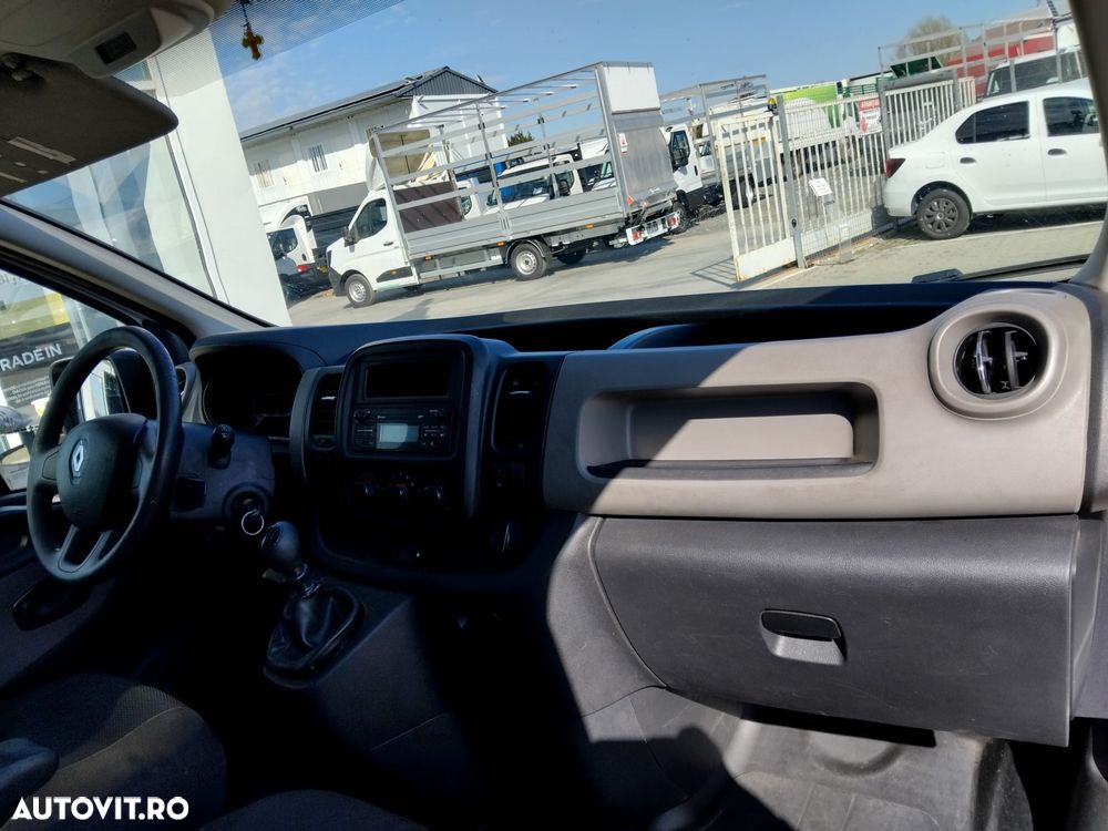 Renault Trafic - 12