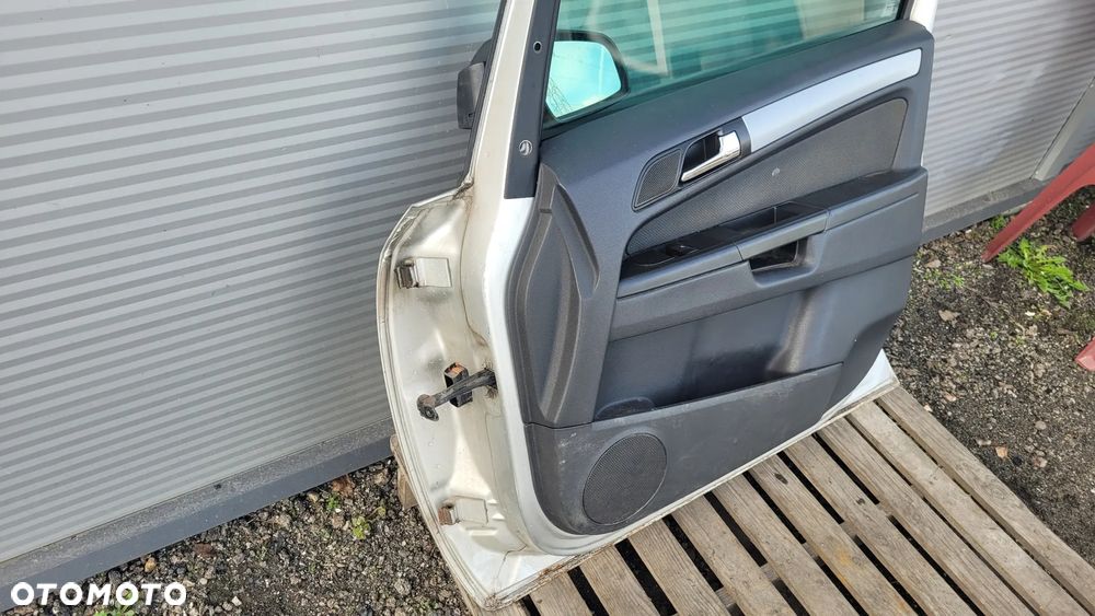 Opel Zafira B Drzwi prawy przod Z157 - 8
