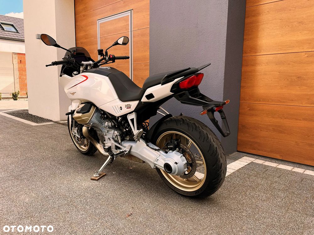 Moto Guzzi V100 Mandello - 6