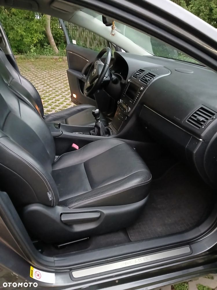 Toyota Avensis 2.0 Prestige NAVI - 11