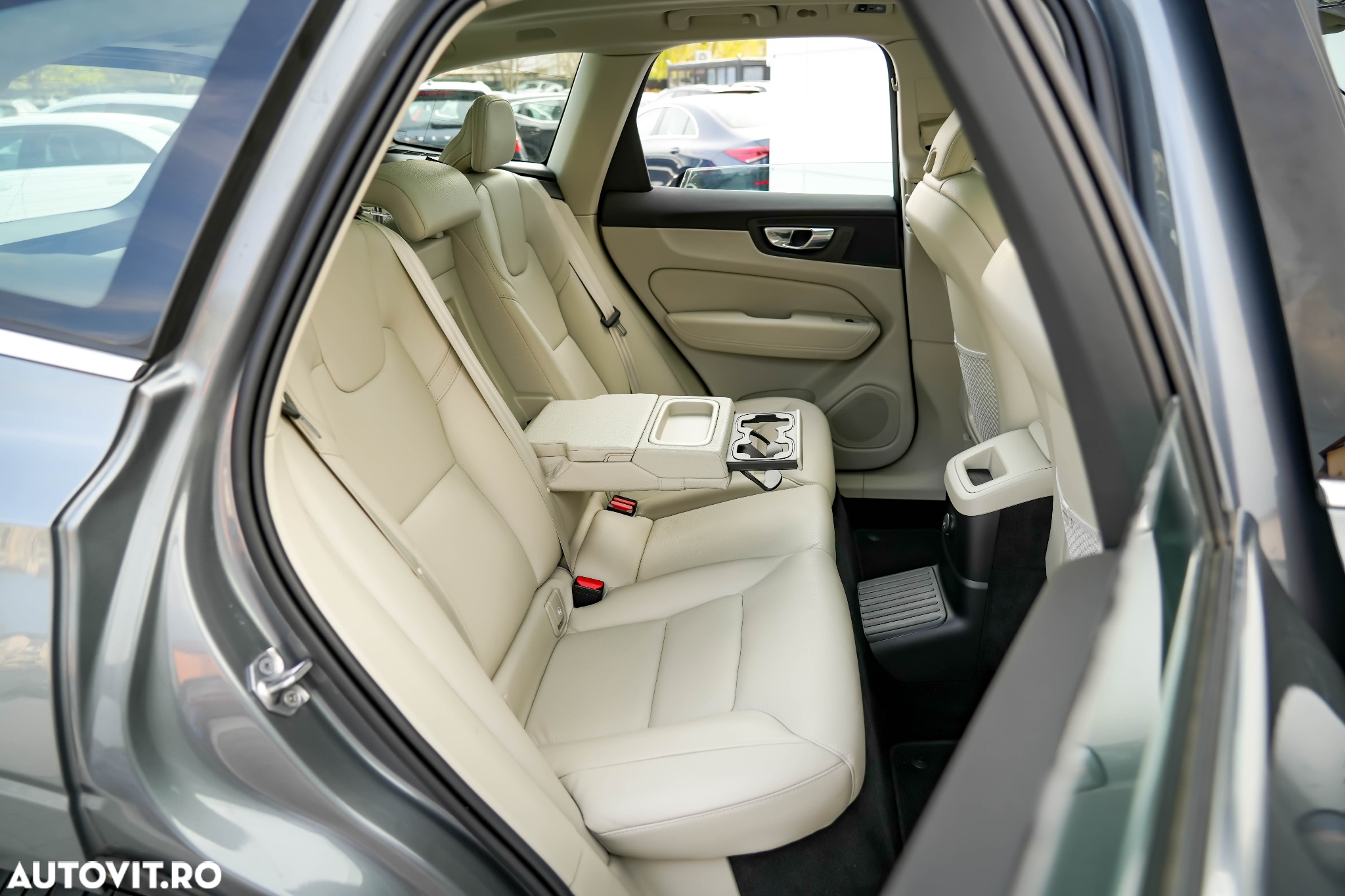 Volvo XC 60 T6 AWD Recharge Geartronic Inscription - 23