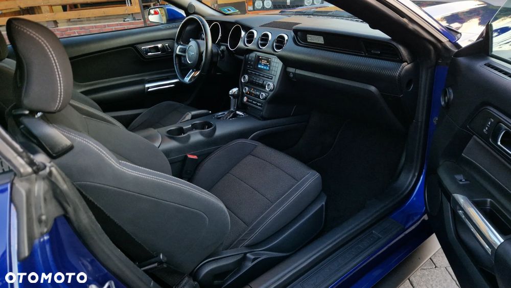 Ford Mustang - 8