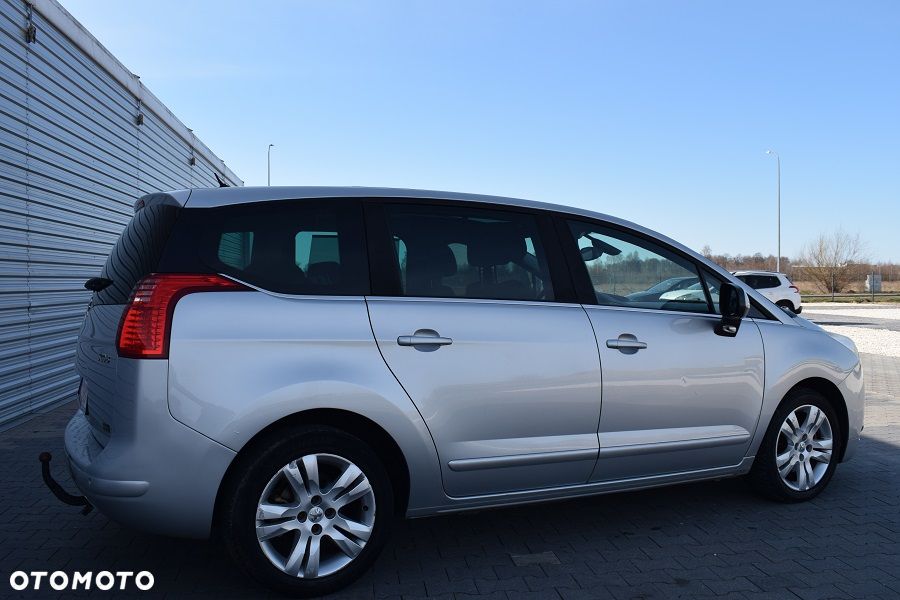 Peugeot 5008 HDI FAP 150 Family Plus - 16