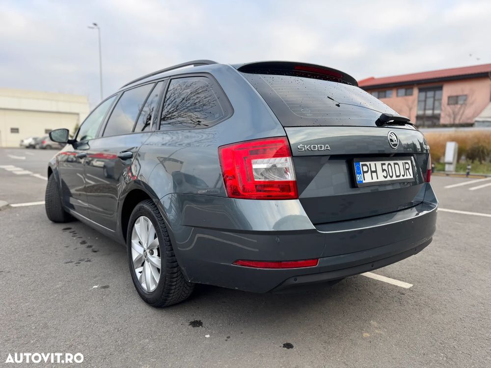 Skoda Octavia Combi 2.0 TDI DSG 4X4 Style - 3