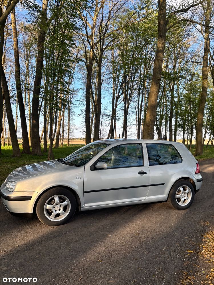 Volkswagen Golf - 10