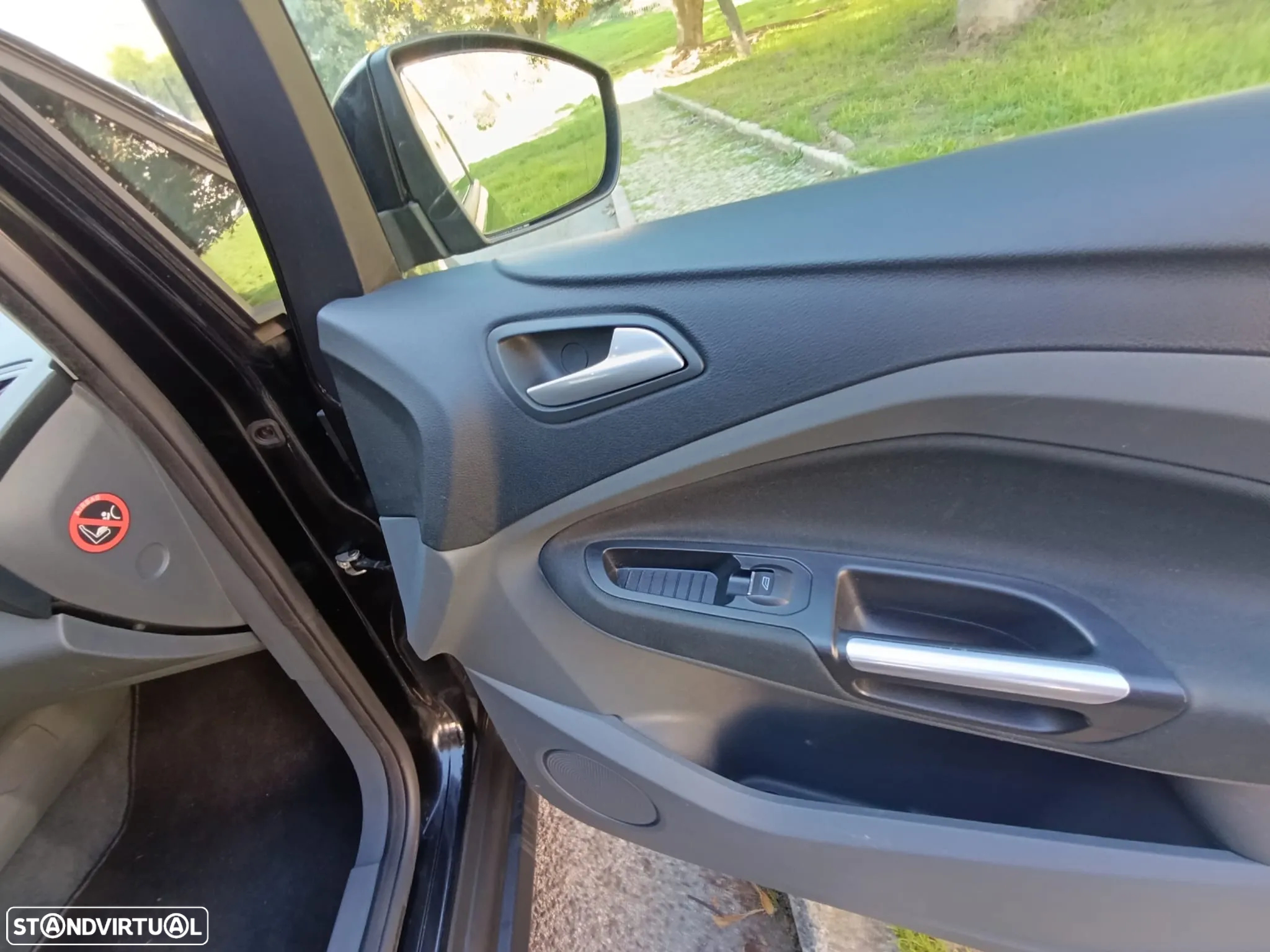 Ford Grand C-Max 1.6 TDCi Titanium - 29