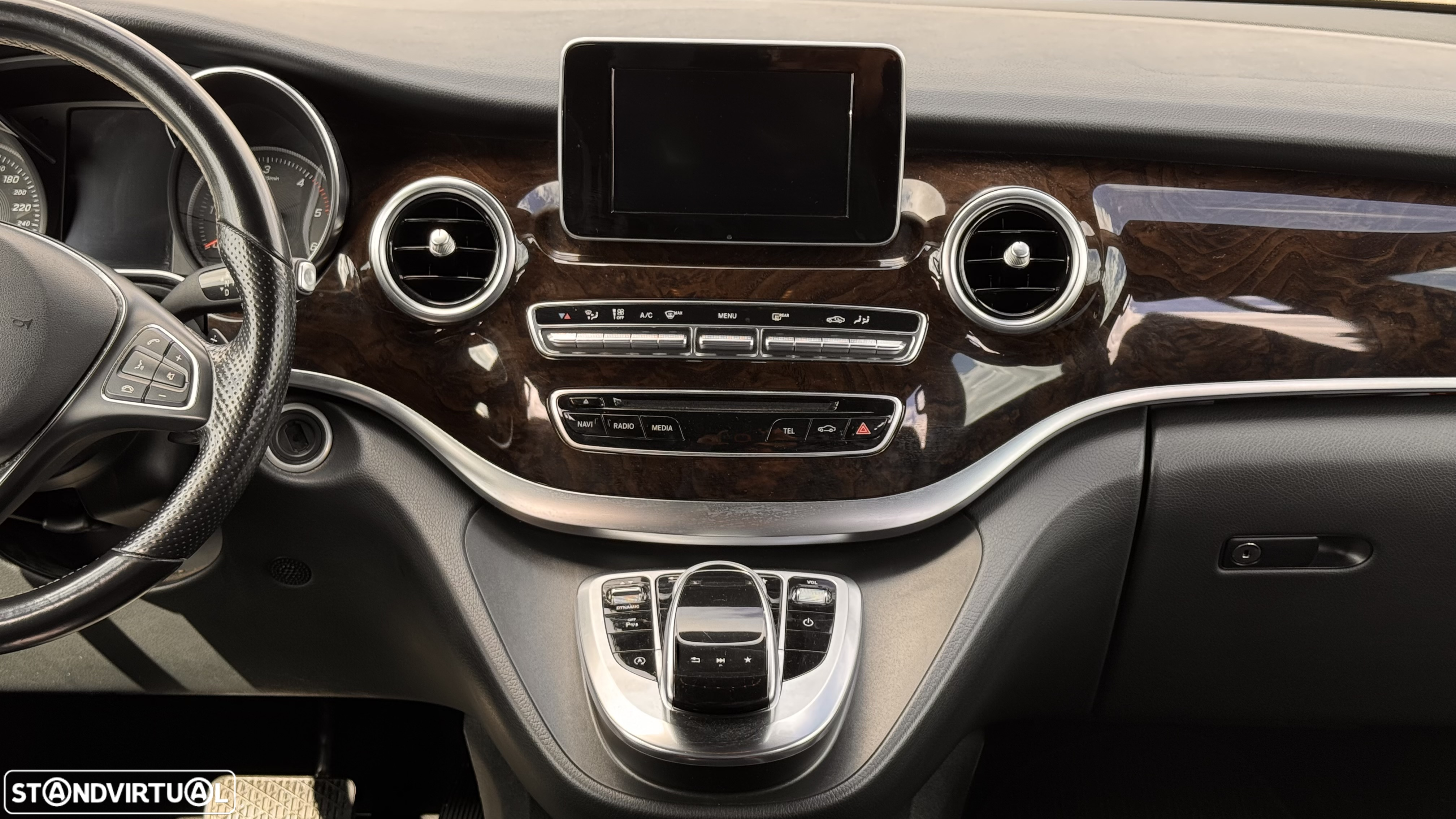 Mercedes-Benz V 220 d Longo Avantgarde Aut. - 20