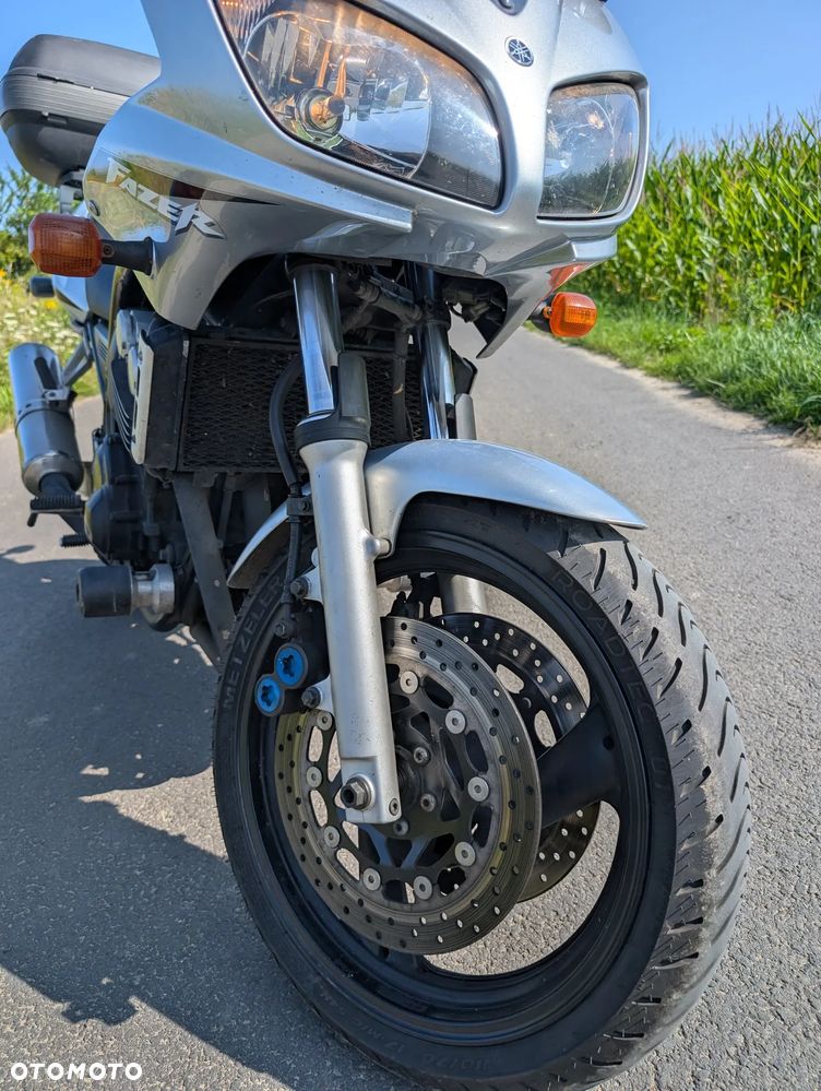 Yamaha FZS - 14