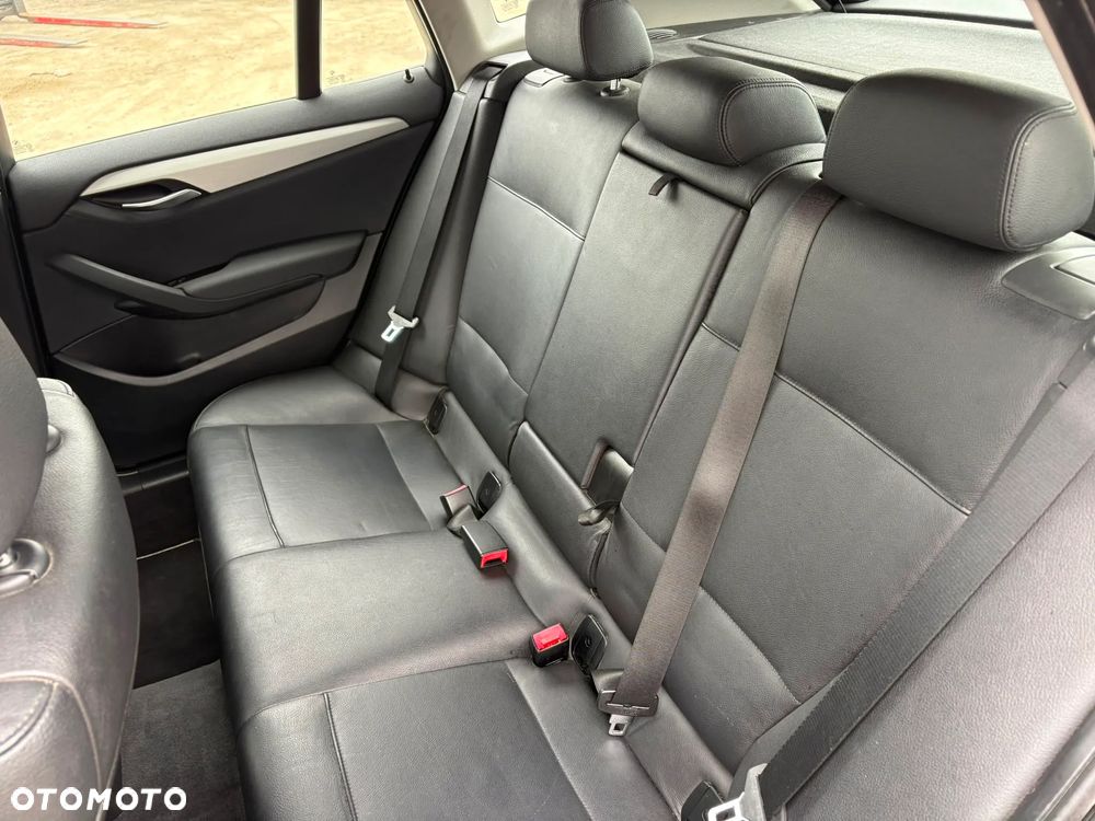 BMW X1 sDrive18d xLine - 14