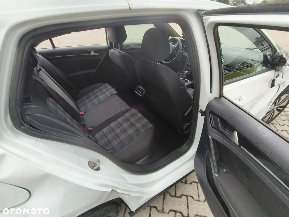 Volkswagen Golf - 9