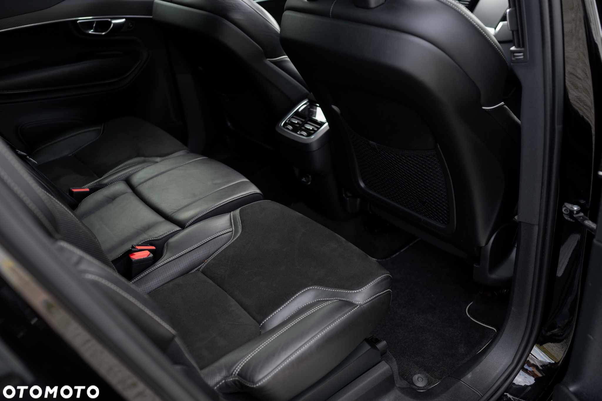 Volvo XC 90 T6 AWD R-Design 7os - 35