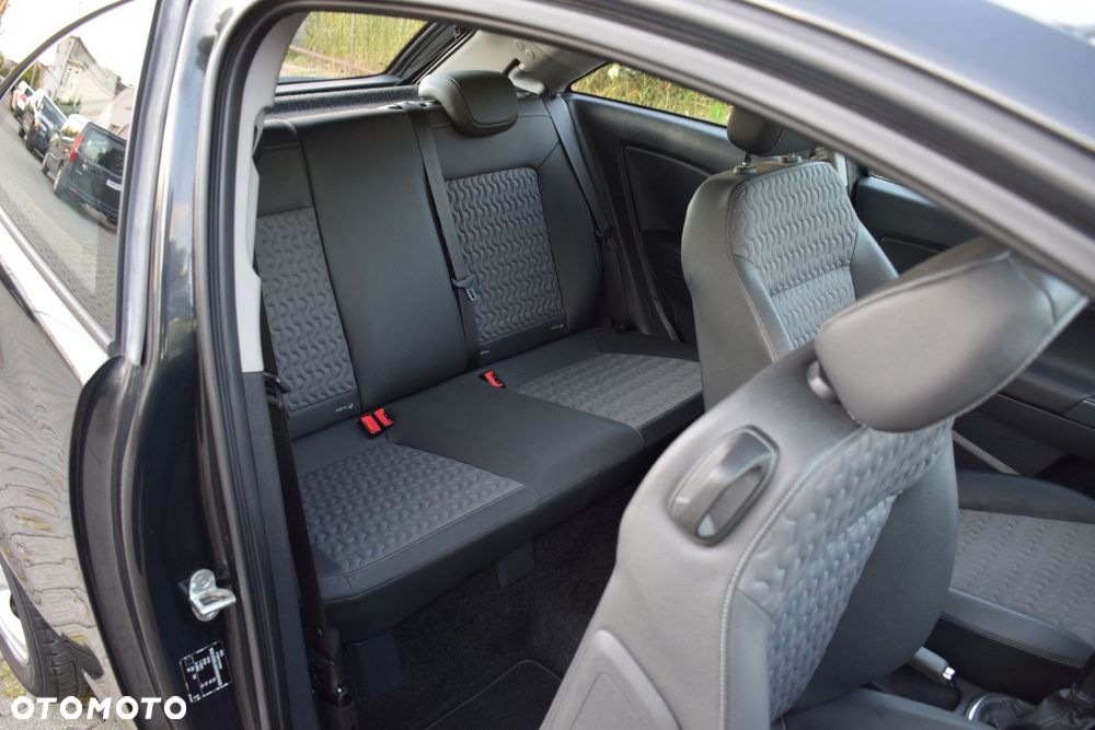 Opel Corsa 1.4 16V Cosmo - 14