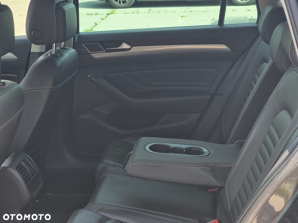 Volkswagen Passat 2.0 TSI Business DSG - 9