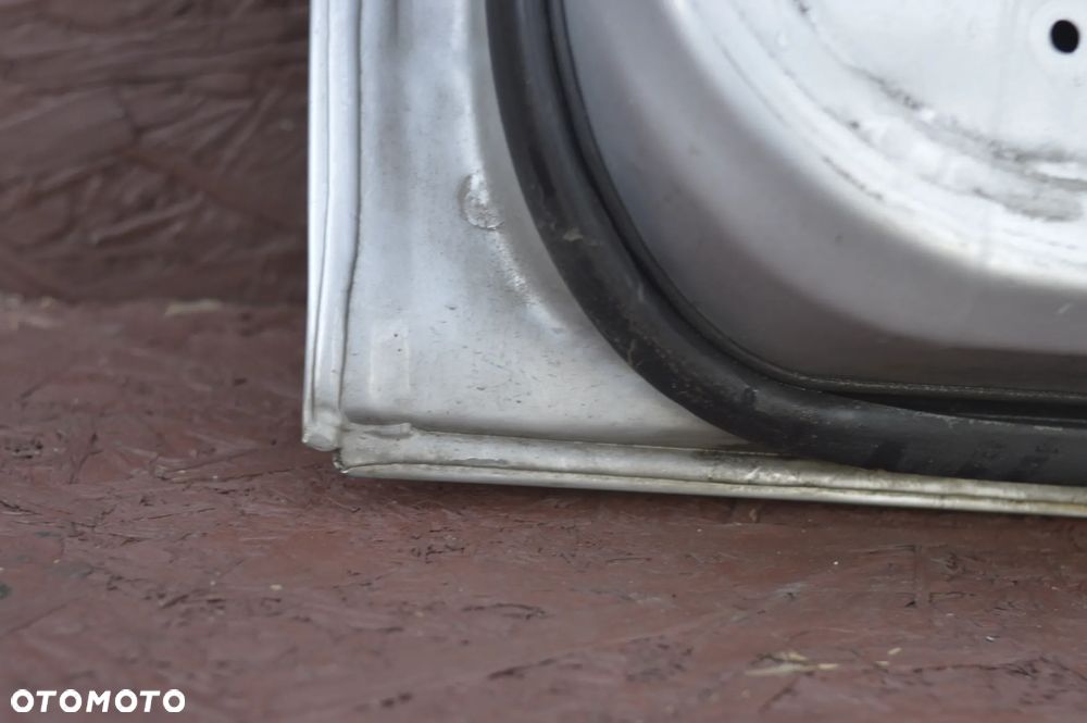 BMW E46 SEDAN ORYGINALNE KOMPLETNE DRZWI TYŁ LEWE / PRAWE W KOLORZE TITANSILBER 354/7 O NR.  41 52 7 034 153 / 41 52 8 240 075 /  41 52 7 034 154 / 41 52 8 240 076 OEM W DOBRYM STANIE - 28