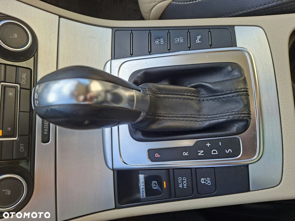 Volkswagen Passat - 19