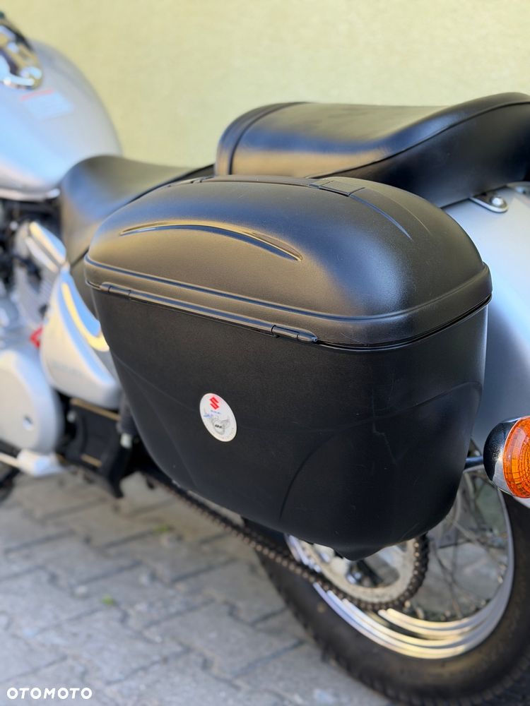 Suzuki Intruder - 23