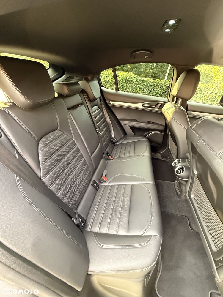Alfa Romeo Stelvio 2.0 Turbo Veloce Q4 - 13