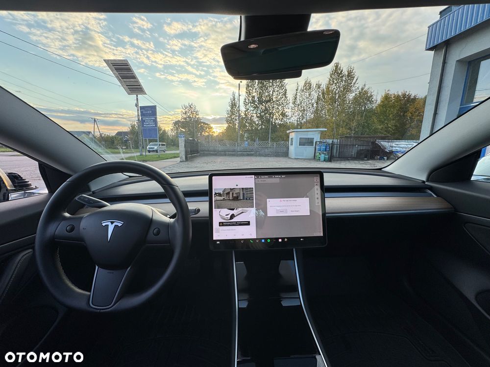 Tesla Model 3 - 17