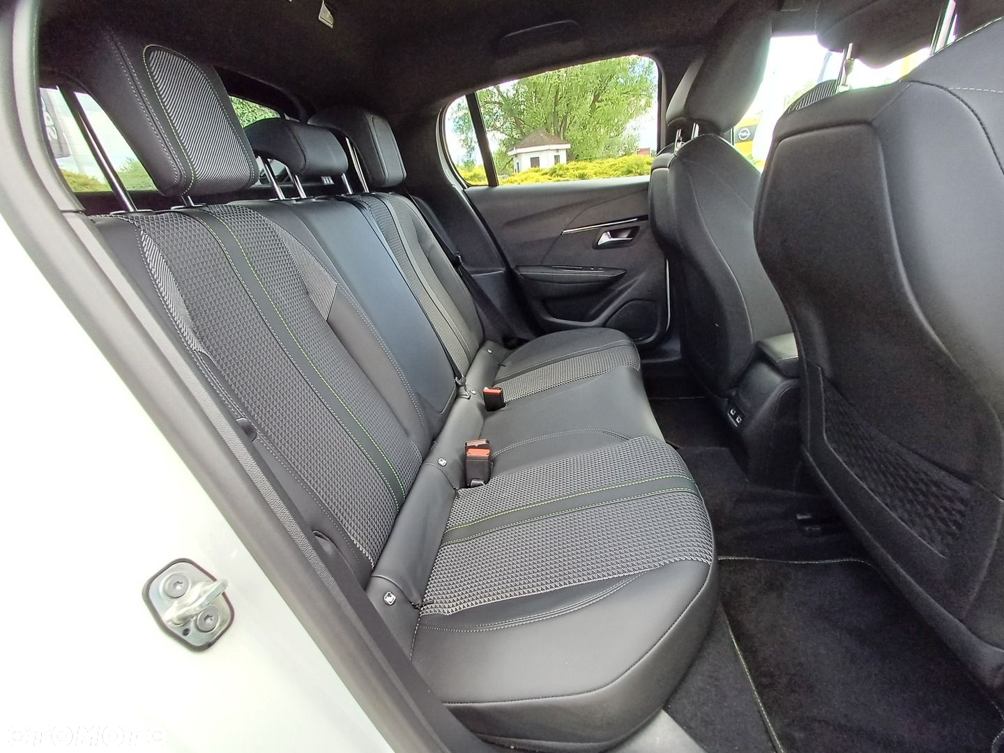 Peugeot 208 e-208 GT - 31