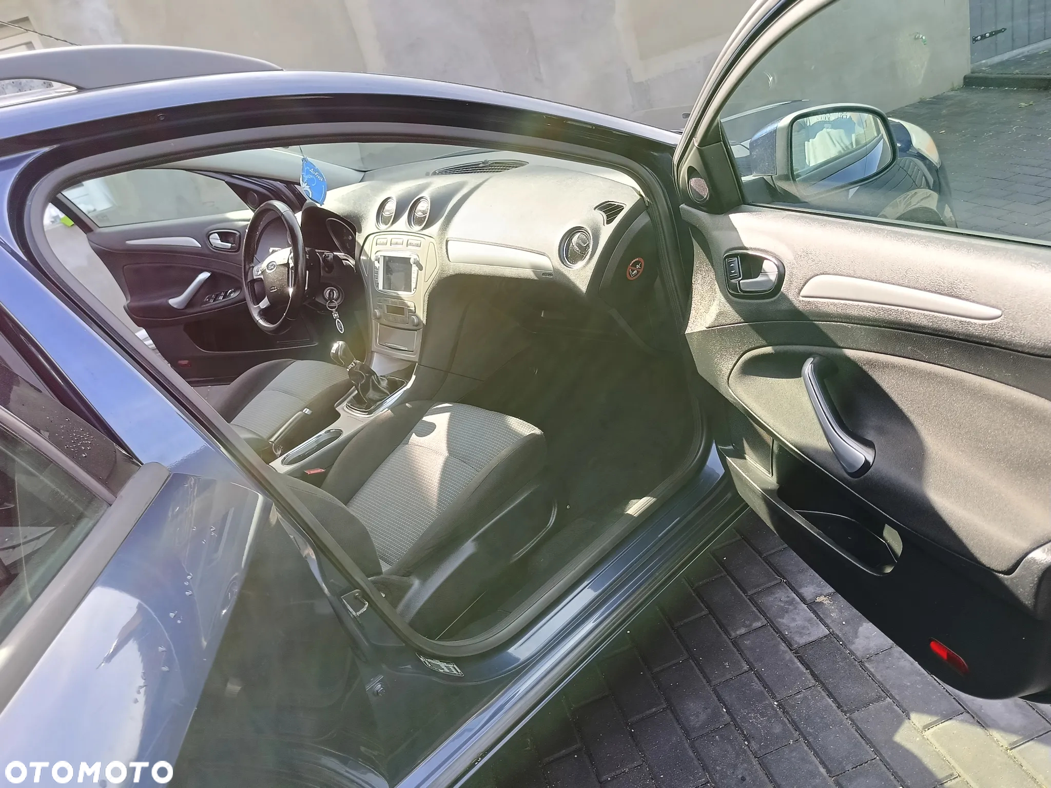Ford Mondeo 1.6 Trend - 14