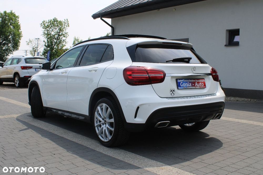 Mercedes-Benz GLA - 4