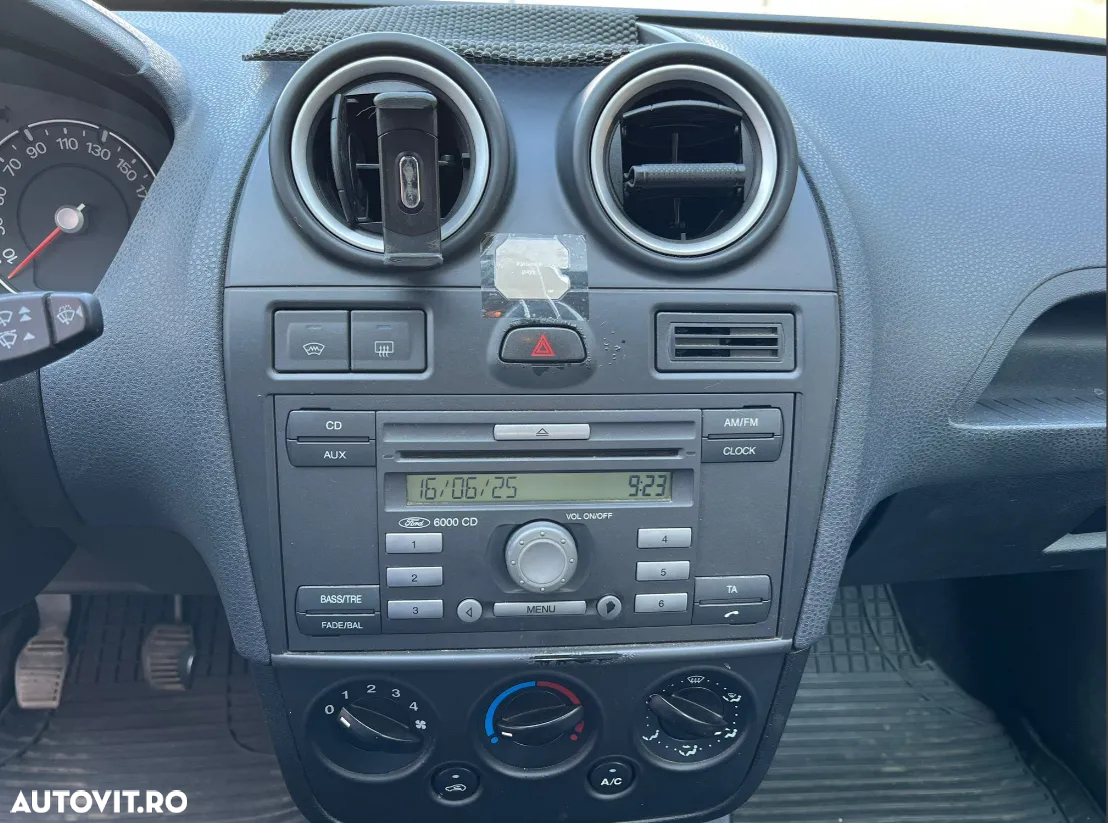 Ford Fiesta 1.3i Comfort - 5