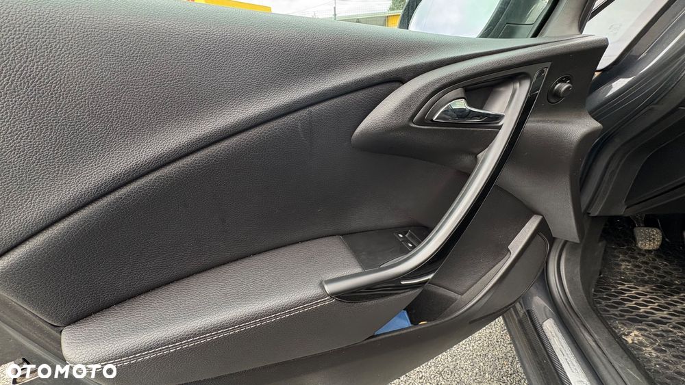 Opel Astra IV 1.4 T Cosmo - 12